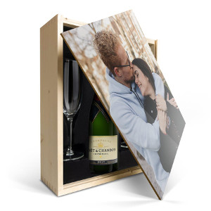 Personlig bröllopspresent - Champagne och graverade glas