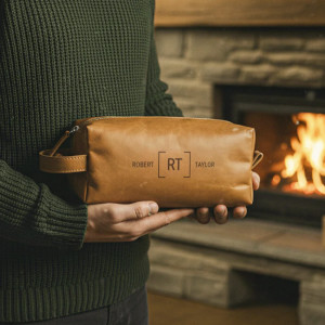 Personliga presenter - Toalettväska med gravyr - Presenttips