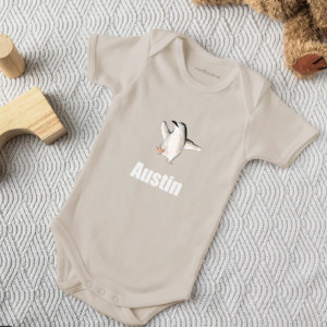Personliga presenter till bebis - Baby body med namn
