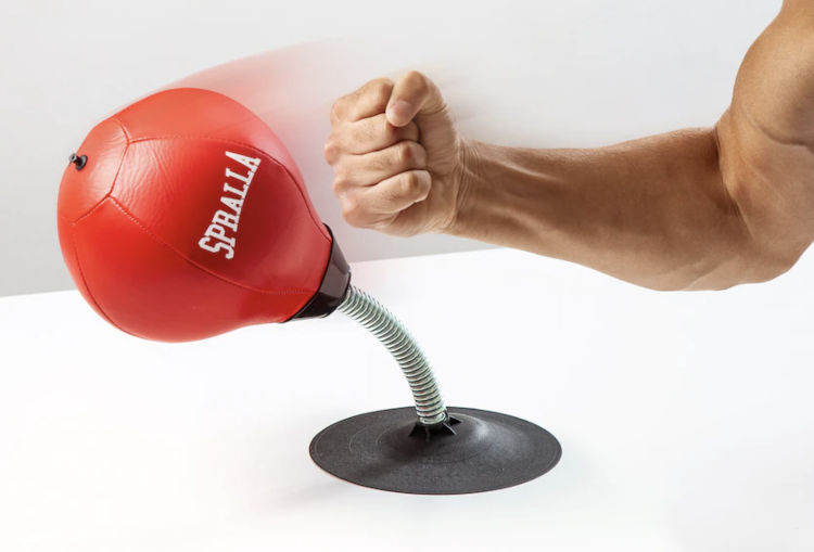 Roligt present till kollega på kontoret - Boxboll för skrivbord