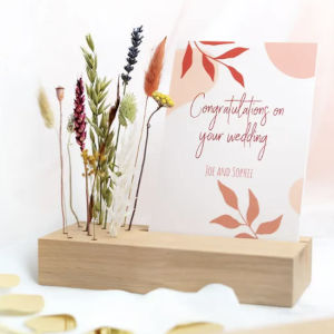 Torkade blommor med gratulation - Skicka bröllopspresent direkt