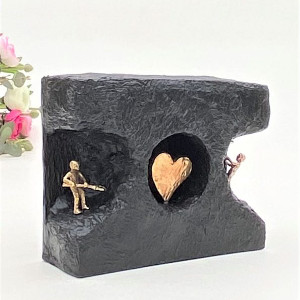 Skulptur bröllopspresent - Hitta kärleken - Bra present till bröllopspar