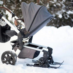 Skidor till barnvagn - Vinterpresent till småbarnsföräldrar 2023