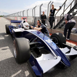 Bästa upplevelsepresenten till honom - Kör Formel 1 bil - Lyxig födelsedag till män som fyller jämt
