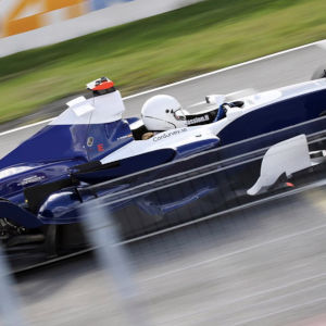 Extremt lyxig upplevelsepresent - Kör riktigt Formel 1 bil